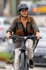 ELSA PATAKY and Chris Hemsworth Out Riding Bikes in Sydney 03/03/2021