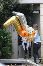 ELSA PATAKY Receives a Bundle of Helium Balloons in Sydney 03/17/2021