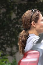 ELSA PATAKY Receives a Bundle of Helium Balloons in Sydney 03/17/2021