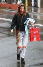 ELSA PATAKY Shopping for Birthday Presents at Bondi Junction Shopping Centre 03/17/2021