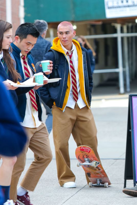 EMILY ALYN LIND, JORDAN ALEXANDER, ELI BROWN and Evan Mock on the Set of Gossip Girl 03/15/2021