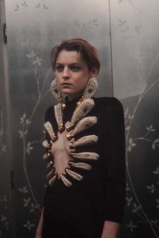 EMMA CORRIN - 2021 Critics Choice Awards Portrait