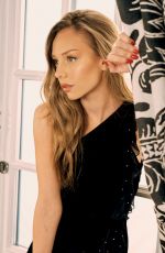 ESTER EXPOSITO in L