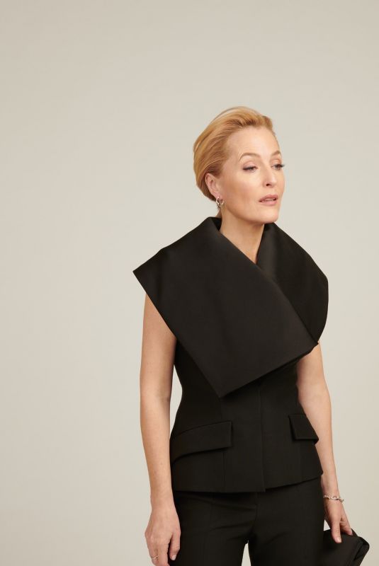 GILLIAN ANDERSON - 2021 Critics Choice Awards Portrait
