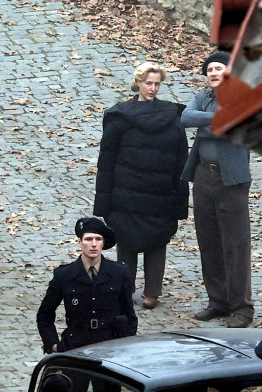 GILLIAN ANDERSON on the Set of White Bird: A Wonder Story 30/03/2021