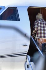 GWEN STEFANI Boarding at Private Jet in Los Angeles 03/27/2021