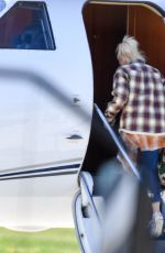 GWEN STEFANI Boarding at Private Jet in Los Angeles 03/27/2021
