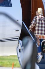 GWEN STEFANI Boarding at Private Jet in Los Angeles 03/27/2021