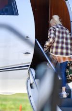 GWEN STEFANI Boarding at Private Jet in Los Angeles 03/27/2021