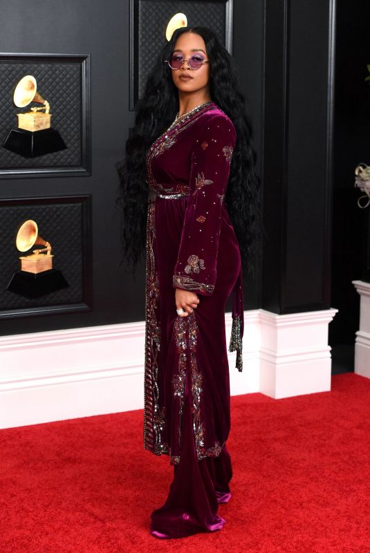 H.E.R at 2021 Grammy Awards in Los Angeles 03/14/2021