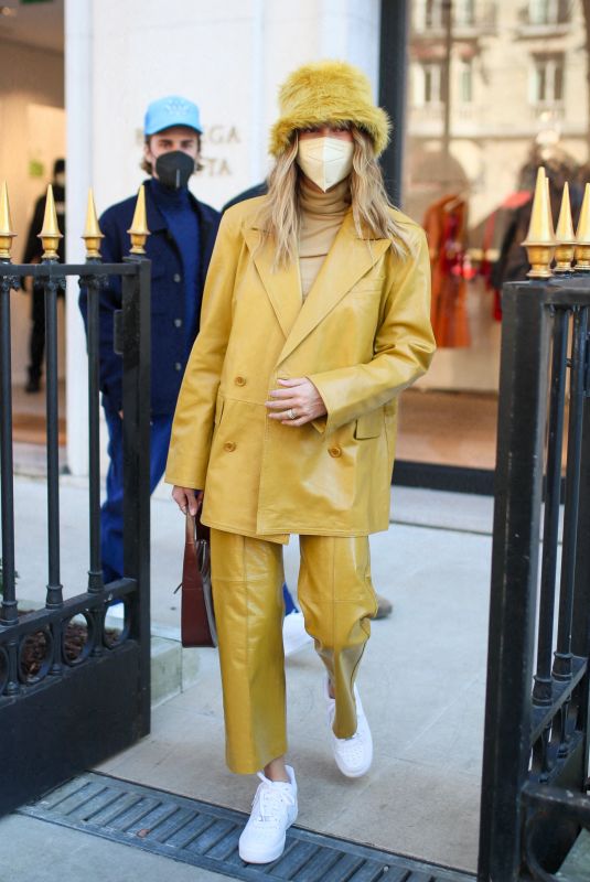 HAILEY and Justin BIEBER Leaves Bottega Store in Paris 02/28/2021