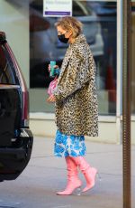 HEIDI GARDNER Leaves CBS Studios in New Y 03/02/2021
