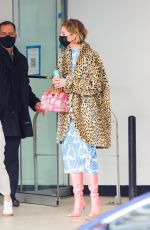HEIDI GARDNER Leaves CBS Studios in New Y 03/02/2021