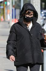 JENNIFER GARNER Out for Coffee in Brentwood 03/04/2021