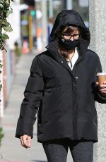 JENNIFER GARNER Out for Coffee in Brentwood 03/04/2021