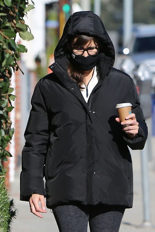 JENNIFER GARNER Out for Coffee in Brentwood 03/04/2021