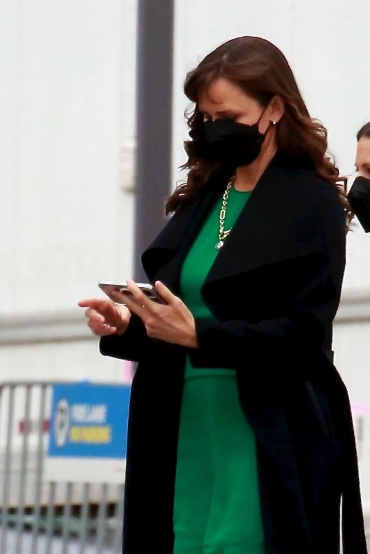 JENNIFER GARNER Out in Vancouver 03/02/2021