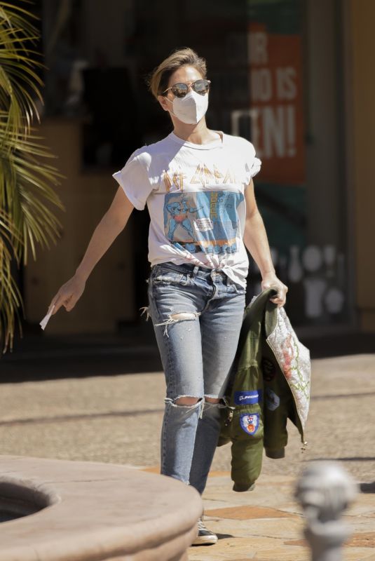 JILLIAN MICHAELS at Color-Me-Mine in Calabasas 03/21/2021