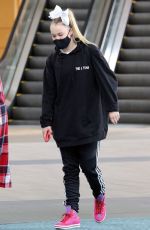 JOJO SIWA Arrives at Airport in Vancouver 03/20/2021