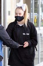 JOJO SIWA Arrives at Airport in Vancouver 03/20/2021