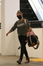 KATE HUDSON Out and About in Pacific Palisades 03/11/2021