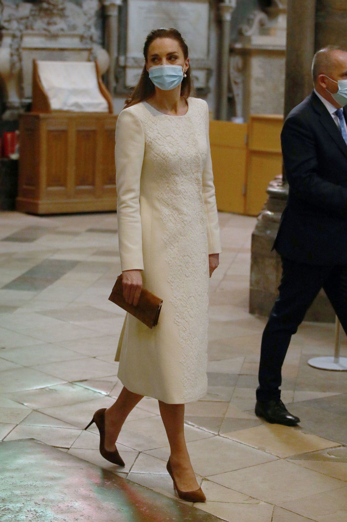 kate-middleton-at-coronavirus-disease-vaccination-centre-at-westminster-abbey-03-23-2021