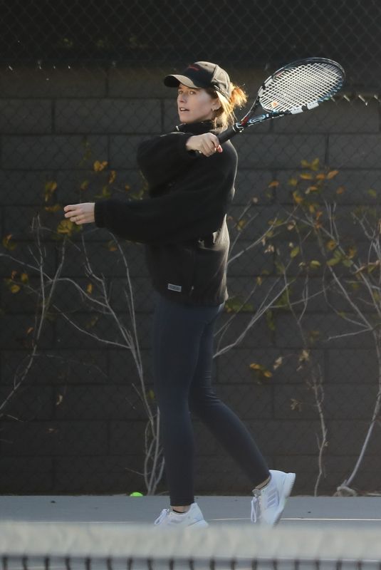 KATHERINE SCHWARZENEGGER at a Tennis Court in Santa Monica 03/23/2021