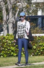 KATHERINE SCHWARZENEGGER Out in Santa Monica 03/24/2021