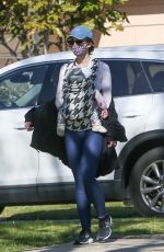 KATHERINE SCHWARZENEGGER Out in Santa Monica 03/24/2021