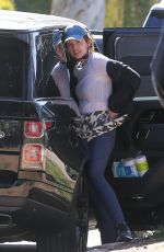 KATHERINE SCHWARZENEGGER Out in Santa Monica 03/24/2021