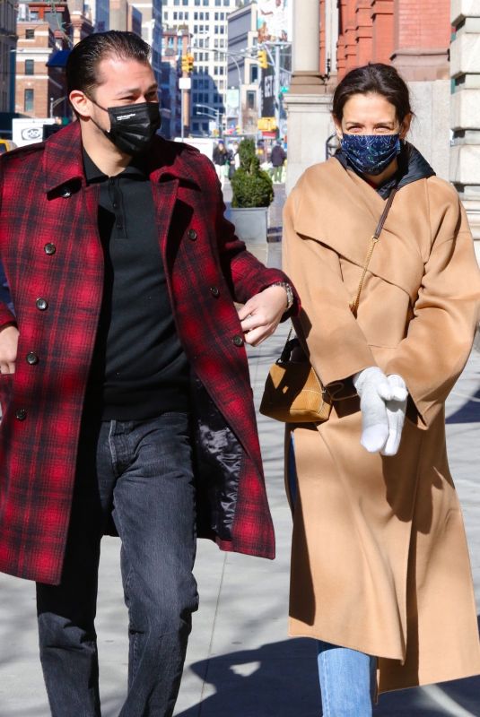 KATIE HOLMES and Emilio Vitolo Jr Heading Out in New York 03/08/2021