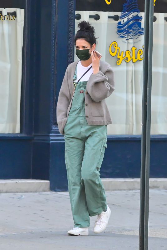 KATIE HOLMES Out and About in New York 03/11/2021