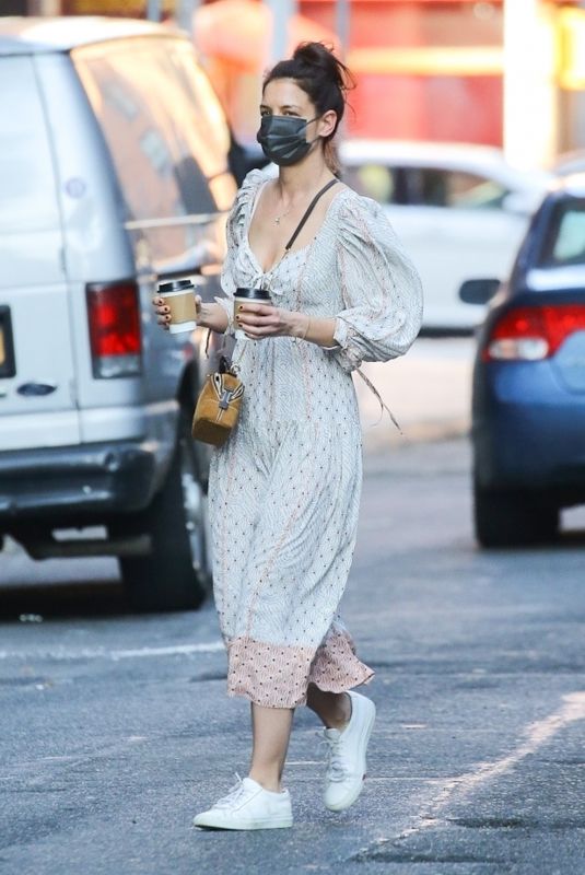 KATIE HOLMES Out in New York 03/10/2021