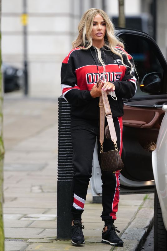 KATIE PRICE Out Filming for Her New Show in London 03/05/2021