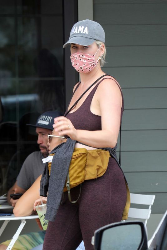 KATY PERRY Out in Hawaii 03/14/2021