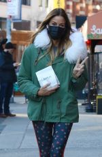 KELLY BENSIMON Leaves Levain Bakery in New York 03/06/2021