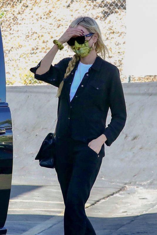 KIMBERLY STEWART Out in Los Angeles 03/24/2021