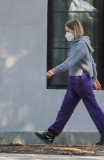 KRISTEN BELL Checks in on Her New House Construction in Los Feliz 03/13/2021