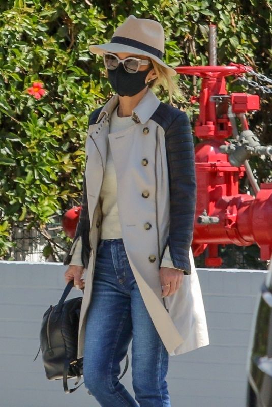 LAETICIA HALLYDAY Out Shopping in Beverly Hills 03/12/2021