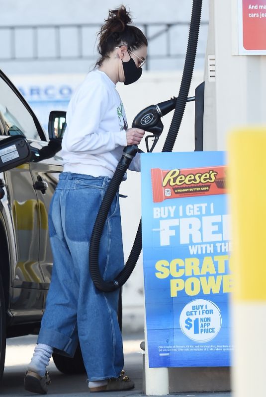 LENA HEADEY at a Gas Station in Los Angeles 03/17/2021