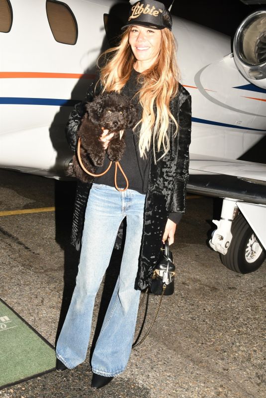 LIBBIA MUGRABI Boarding a Private Jet to Miami 03/12/2021