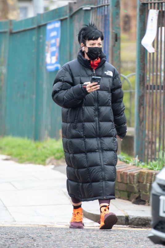 LILY ALLEN Heading to a Gym Session 03/13/2021