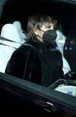 LISA RINNA Leaves Kathy Hilton