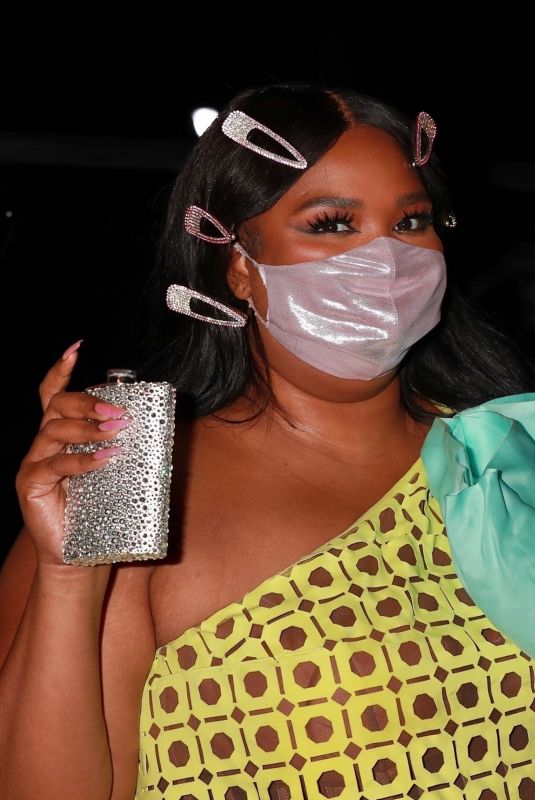 LIZZO Arrives at Craig