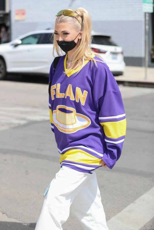 LOREN GRAY Out on Melrose Avenue in West Hollywood 03/24/2021