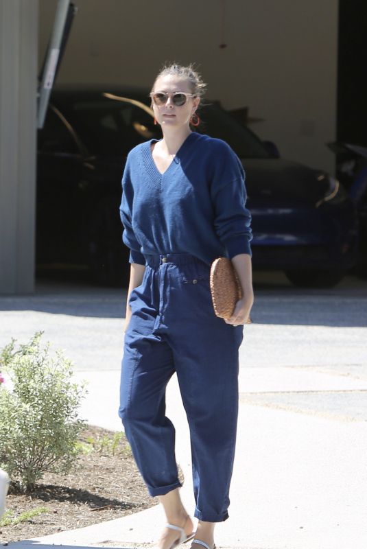 MARIA SHARAPOVA Out and About in Los Angeles 03/28/2021