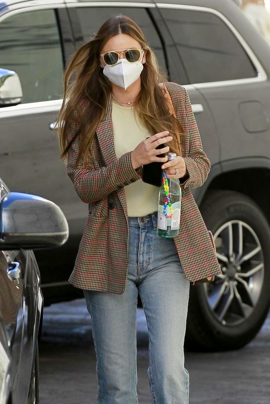 MIRANDA KERR at Dermatology Office in Beverly Hills 03/01/2021