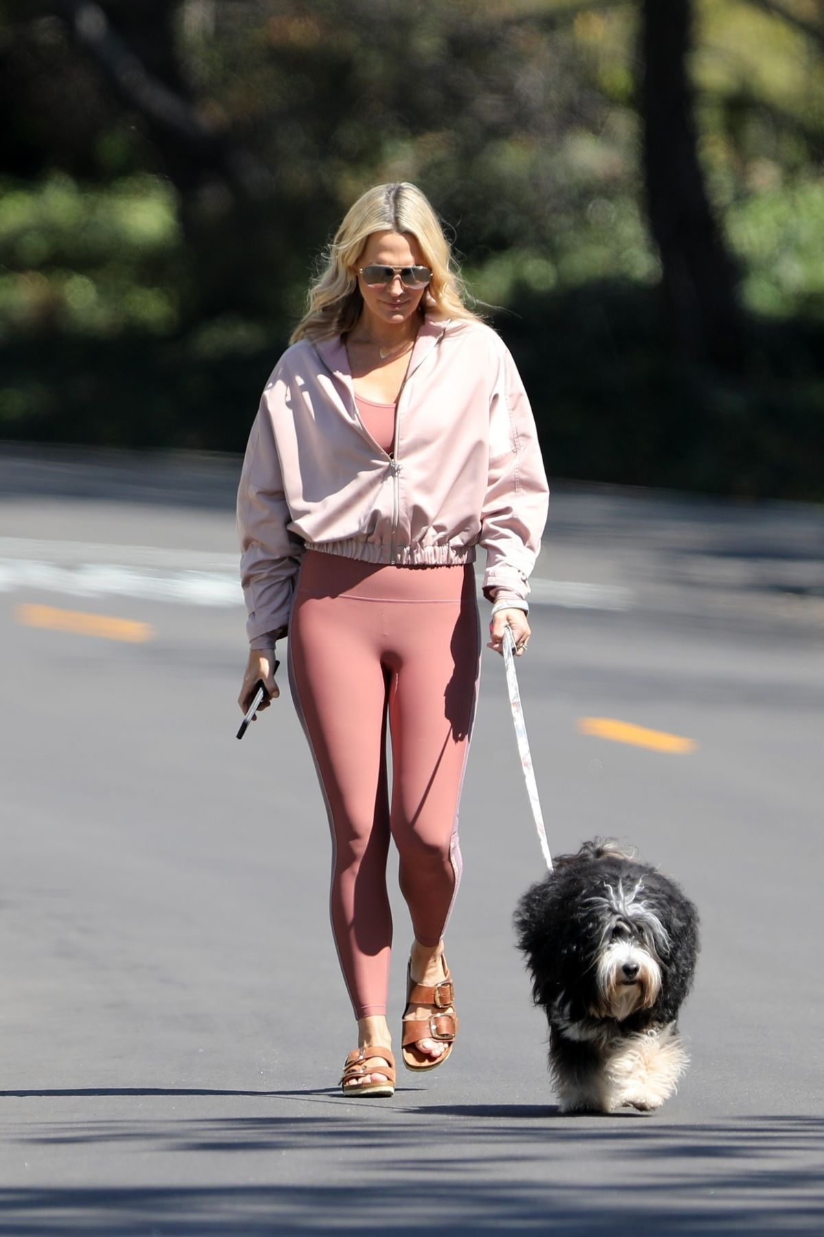 molly-sims-out-with-her-dog-in-pacific-palisades-03-18-2021-2.jpg