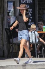 NATALIE PORTMAN Out and About in Sydney 03/28/2021