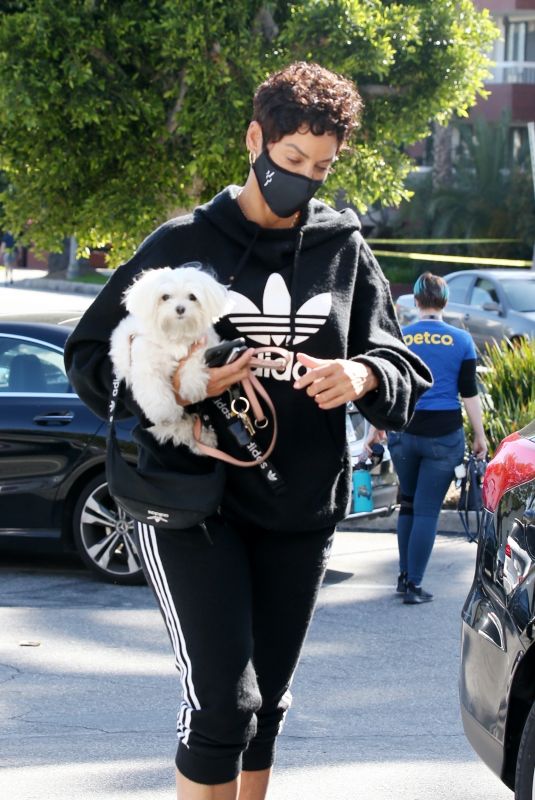 NICOLE MURPHY Out Shopping with Her Dog at Petco in West Hollyywood 03/18/2021